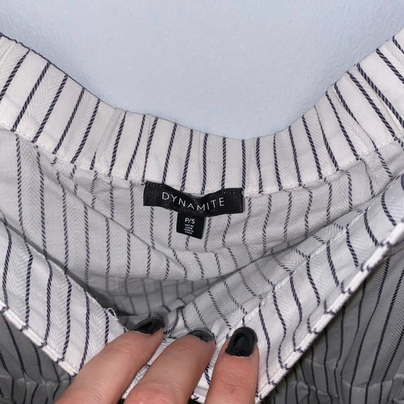 2/20$ Dynamite never worn blouse - Picture 4 of 6